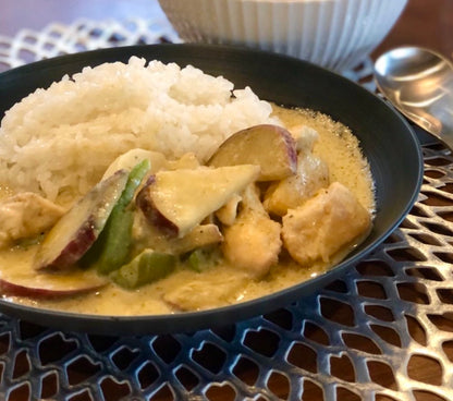 【11/28(木)開催】　湯癒草々ハーバルキッチン　   ～秋冬野菜のグリーンカレーづくり～